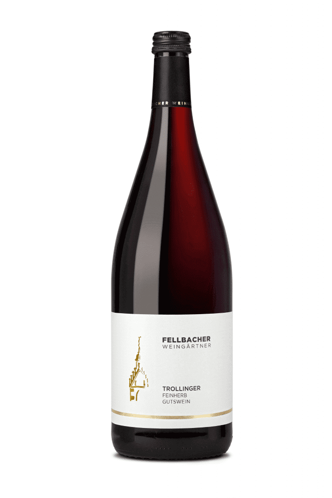 Flasche mit Rotwein der Rebsorte Trollinger in der 1,0 Liter Flasche der Fellbacher Weingärtner eG