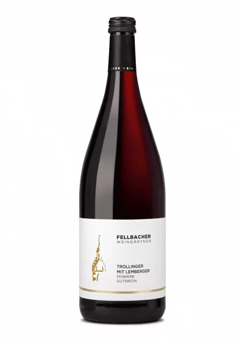 Flasche mit Rotwein der Rebsorte Trollinger und Lemberger in der 1,0 Literflasche der Fellbacher Weingärtner eG