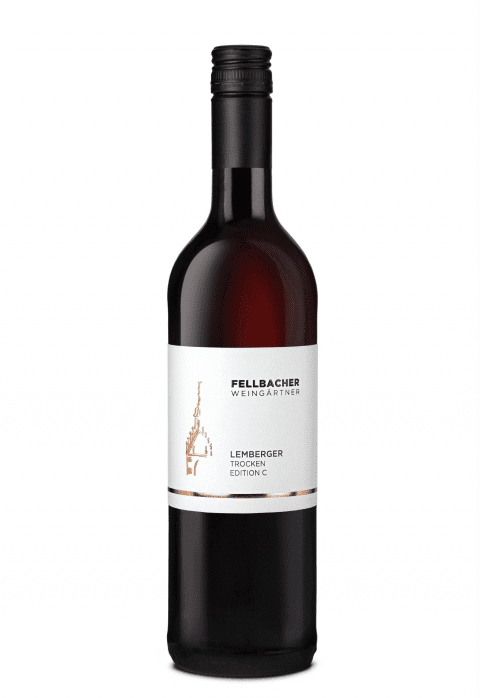 Flasche mit Rotwein der Rebsorte Lemberger aus der Edition C der Fellbacher Weingärtner eG