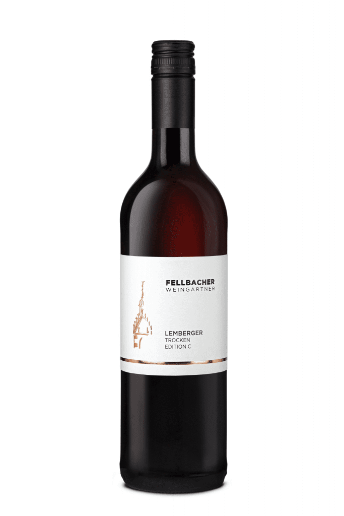 Flasche mit Rotwein der Rebsorte Lemberger aus der Edition C der Fellbacher Weingärtner eG