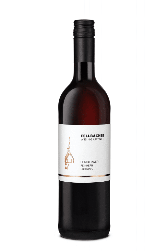Flasche mit Rotwein der Rebsorte Lemberger aus der Edition C der Fellbacher Weingärtner eG