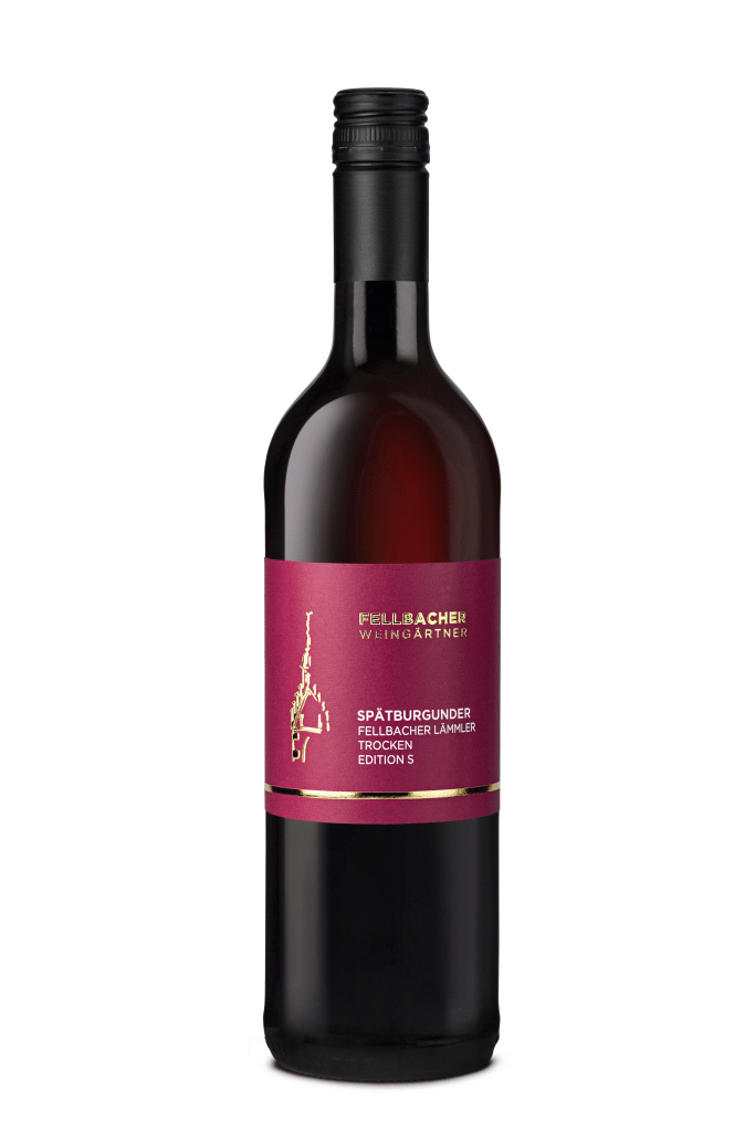 Flasche mit Rotwein der Rebsorte Spätburgunder aus der Edition S der Fellbacher Weingärtner
