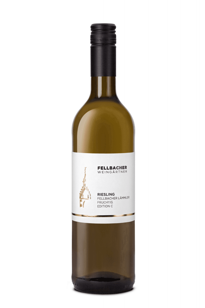 Flasche mit Weißwein der Rebsorte Riesling aus der Edition C der Fellbacher Weingärtner eG