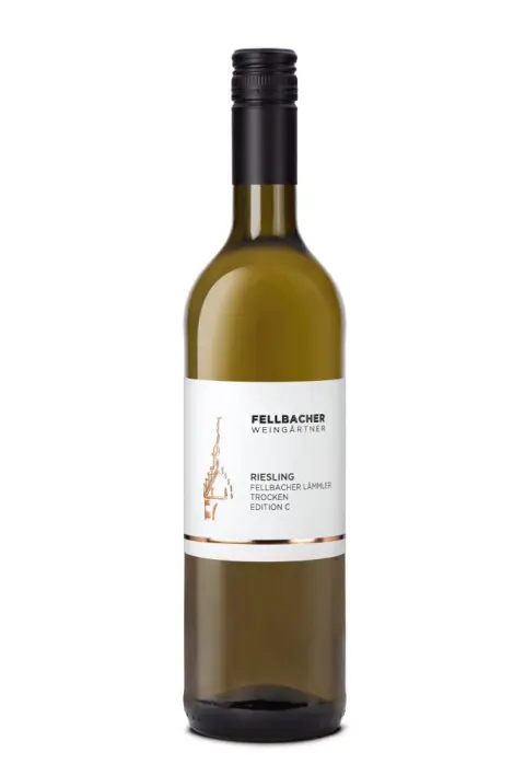 Flasche mit Weißwein der Rebsorte Riesling von den Fellbacher Weingärtner eG aus der Lage Fellbacher Lämmler.
