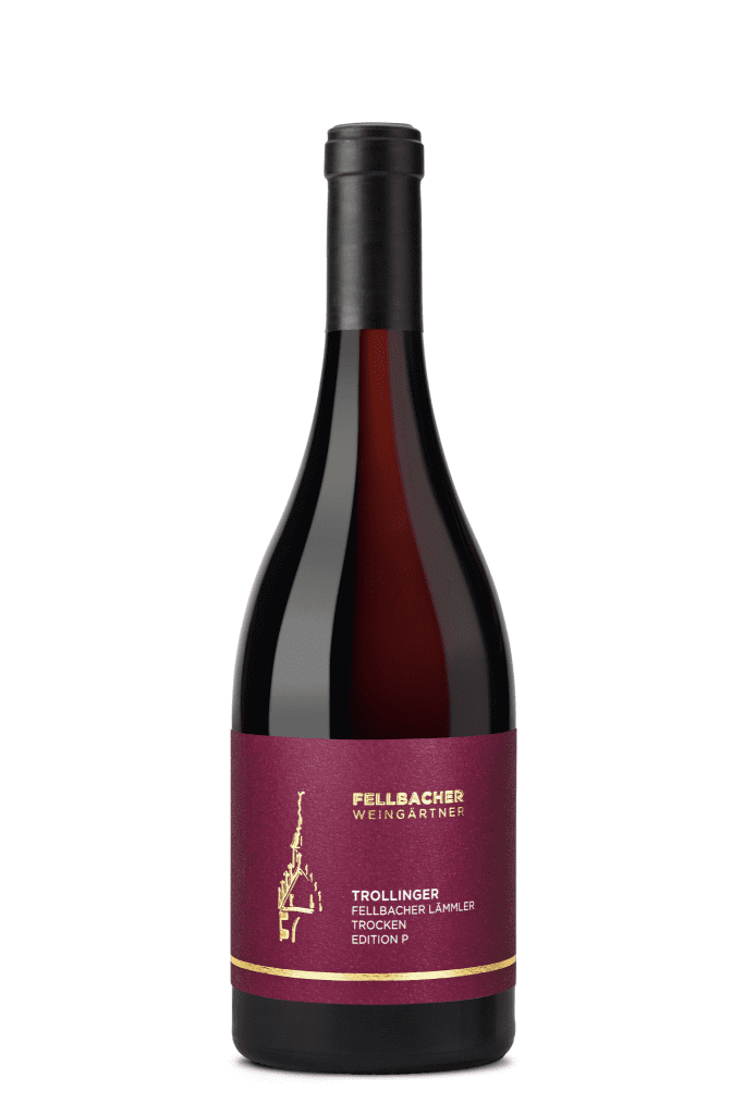 Flasche mit Rotwein der Rebsorte Trollinger aus der Edition P der Fellbacher Weingärtner eG