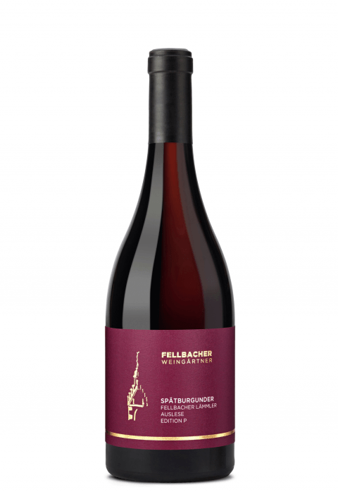 Flasche mit Rotwein der Rebsorte Spätburgunder der Fellbacher Weingärtner eG