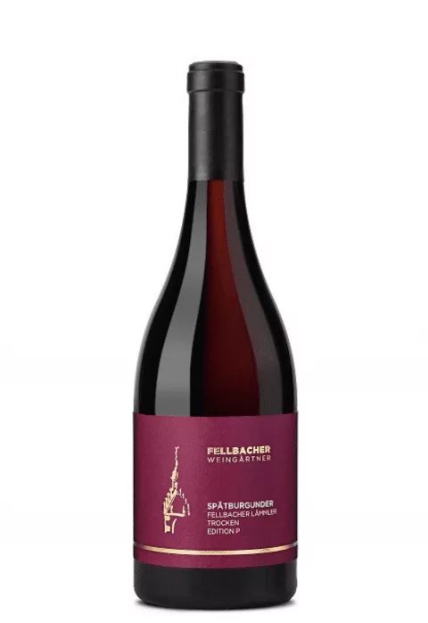 Flasche mit Rotwein der Rebsorte Spätburgunder aus der Edition P der Fellbacher Weingärtner eG