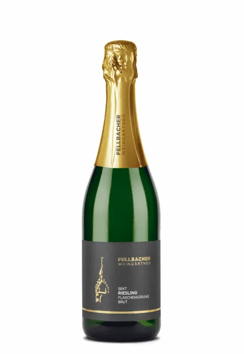 Flasche mit weißem Sekt der Rebsorte Riesling der Fellbacher Weingärtner eG