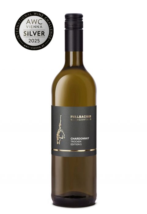 Flasche Weißwein der Rebsorte Chardonnay aus der Edition S der Fellbacher Weingärtner eG