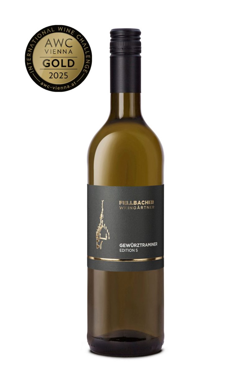 Flasche mit Weißwein der Rebsorte Gewürztraimner aus der Edition S der Fellbacher Weingärtnre eG