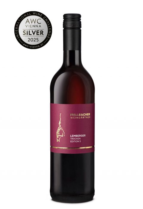 Flasche mit Rotwein der Rebsorte Lemberger aus der Edition S der Fellbacher Weingärtner eG