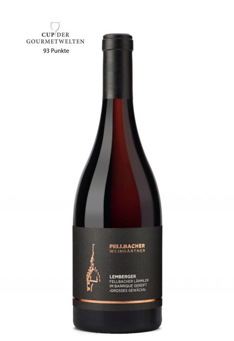 Flasche mit Rotwein der Rebsorte Lemberger von den Fellbacher Weingärtner eG.