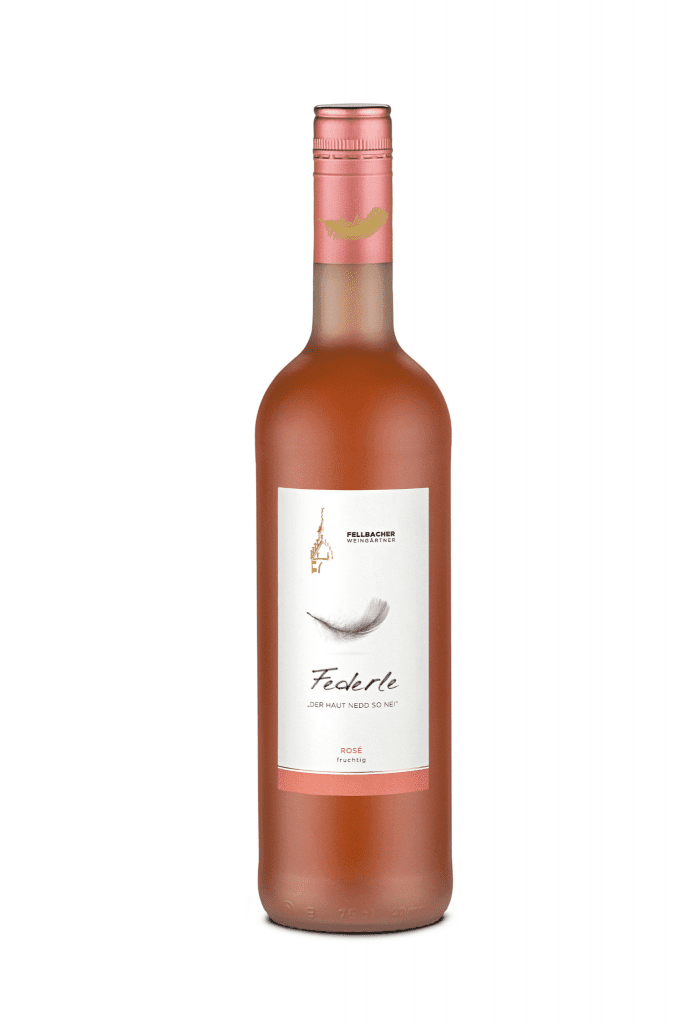 Flasche mit Roséwein aus der Serie Federle der Fellbacher Weingärtner eG