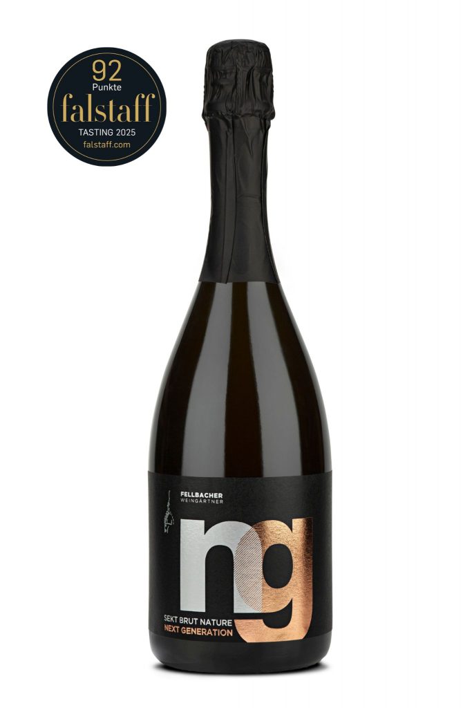 Eine Flasche des Sekt “brut nature” von der Jungwinzerkooperation next generation