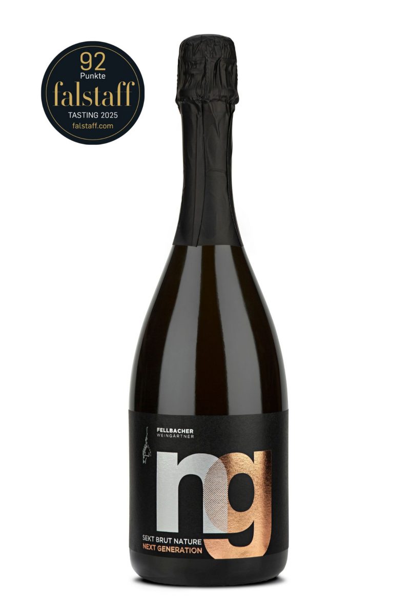 Eine Flasche des Sekt “brut nature” von der Jungwinzerkooperation next generation