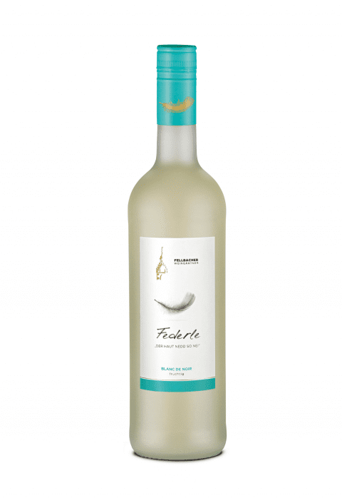 Flasche mit Blanc de Noir aus der Serie FEDERLE der Fellbacher Weingärtner eG