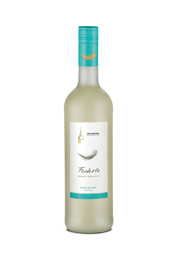 Flasche mit Blanc de Noir aus der Serie FEDERLE der Fellbacher Weingärtner eG