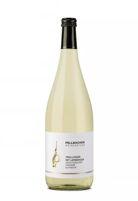 Flasche mit Blanc de Noir aus Trollinger mit Lemberger in der Literflasche