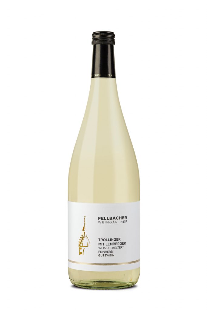 Flasche mit Blanc de Noir aus Trollinger mit Lemberger in der Literflasche