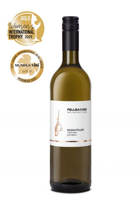 Flasche mit Weißwein der Rebsorte Muskateller aus der Edition C von den Fellbacher Weingärtner eG