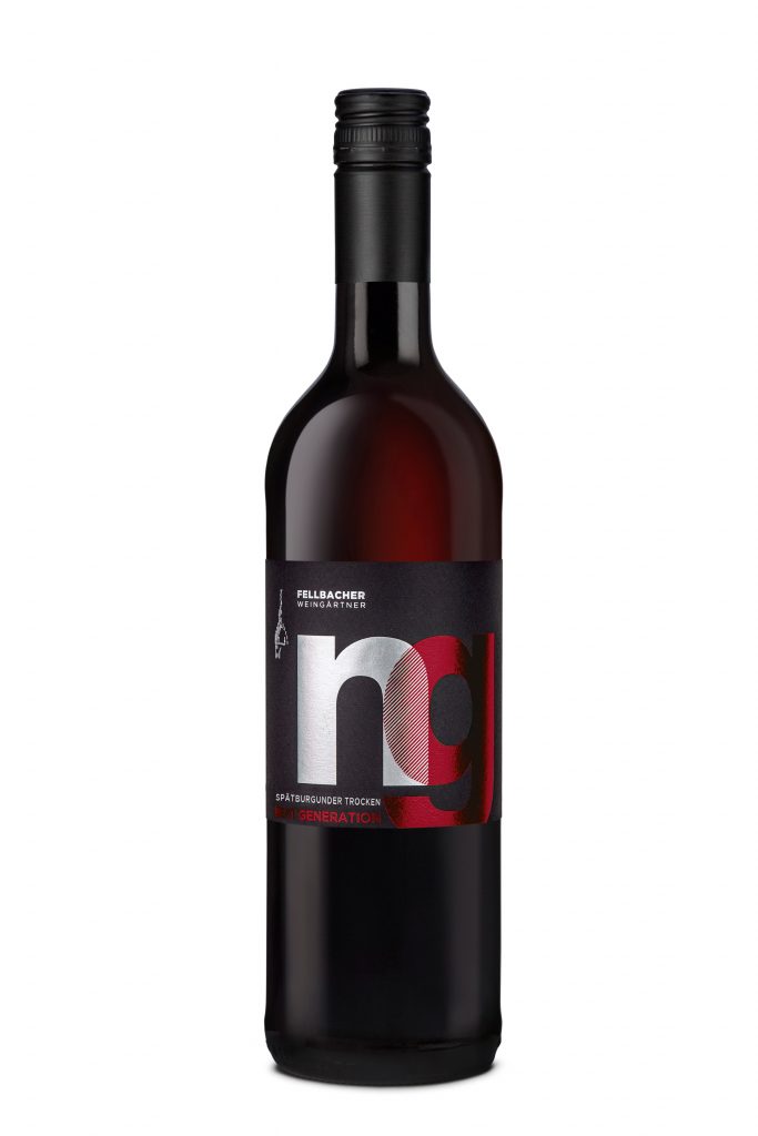 Flasche mit Rotwein der Rebsorte Spätburgunder von unserer Next Generation der Fellbacher Weingärtner
